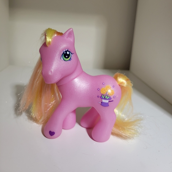 My Little Pony G3 Rare Magic Marigold Hat Cutie Pink MLP - Picture 1 of 3